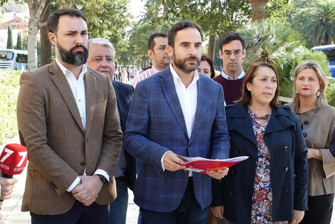 El portavoz del PSOE en el Ayuntamiento de Málaga, Daniel Pérez, en rueda de prensa