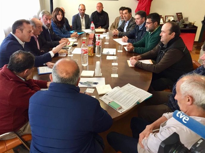 Mazón se reúne con organizaciones agrarias y de pesca