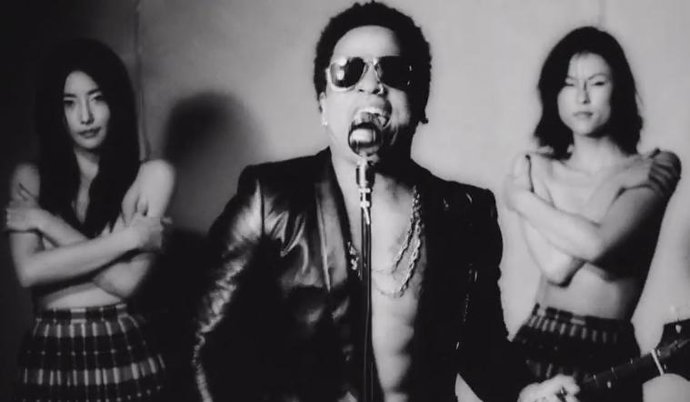 Lenny Kravitz, cantante, actor, compositor, multiinstrumentista y productor estadounidense, cuyo estilo incorpora elementos del blues, rock, soul, funk, reggae, hard rock, folk y balada. 