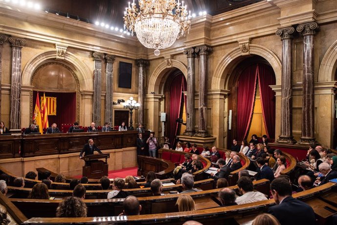 Vista de l'hemicicle del Parlament durant la compareixena del president de la Generalitat, Quim Torra, per informar dels últims esdeveniments després de conixer-se la sentncia del proces el passat 14 d'octubre, Barcelona (Catalunya)