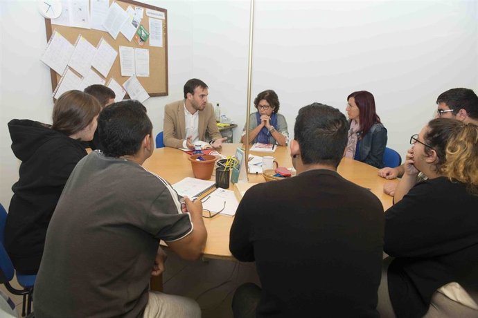 Daniel Moreno reunido con representantes de la IP Fernando Quiñones