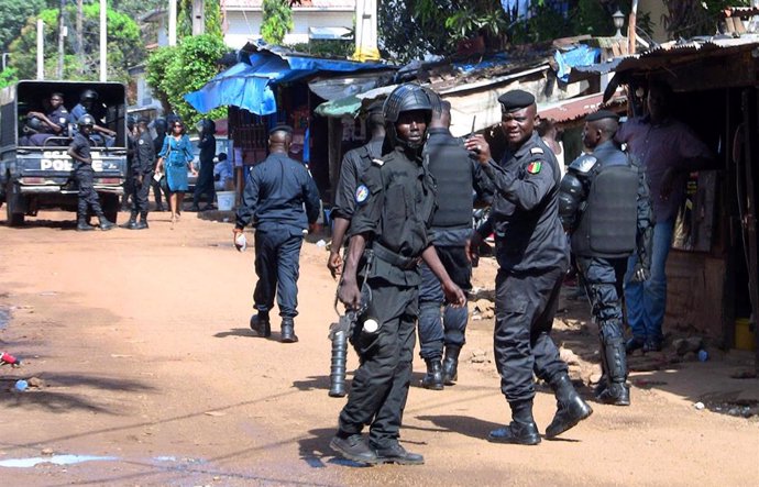 Policías en Conakry