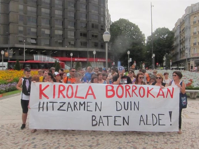 Manifestación en Bilbao de trabajadores polideportivos Bizkaia