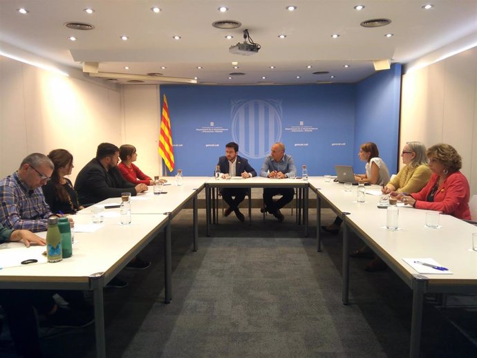 Reunión del consejo asesor ampliado de la Oficina de Drets Civils i Polítics de la Generalitat, con su director, Adam Majó, y el vicepresidente del Govern, Pere Aragons