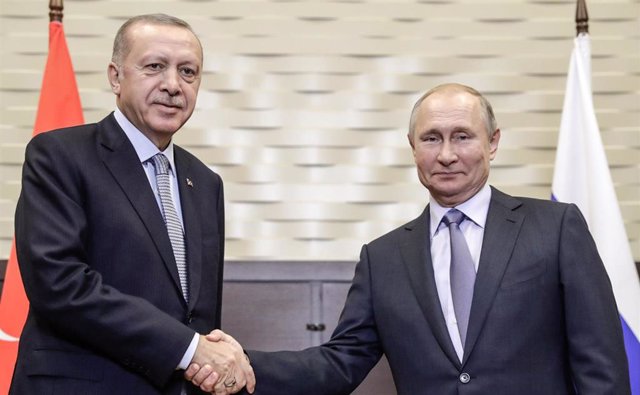 Los presidentes de Turquía, Recep Tayyip Erdogan (izquierda), y Rusia, Vladimir Putin (derecha)