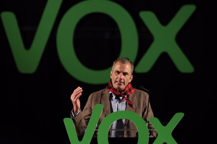 El secretario general de Vox, Javier Ortega Smith, durante su intervención en un acto de su partido político en la Sala Multiusos del Auditorio de Zaragoza, en Zaragoza a 19 de octubre de 2019.