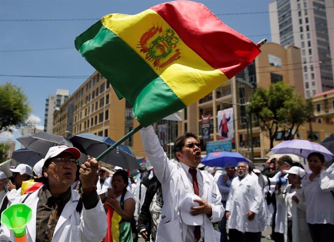 Manifestación de funcionarios de la salud contra el Gobierno de Evo Morales