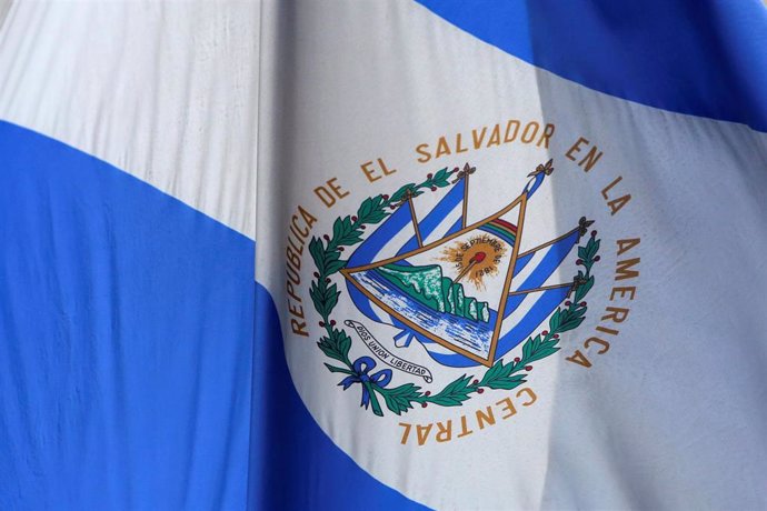 Bandera nacional de El Salvador