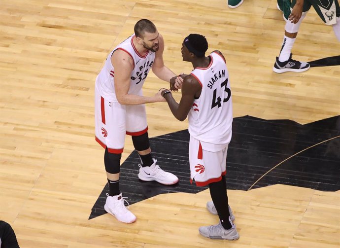 Baloncesto/NBA.- Toronto Raptors celebran su anillo con una victoria en la prórr