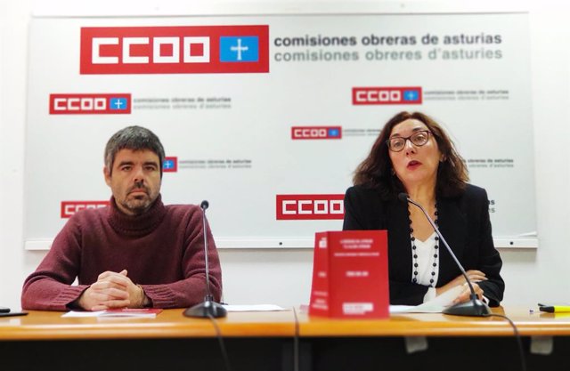 Borja Llorente (secretario Educación de CCOO) y Marta Mori, Secretaria de Llingua Asturiana del sindicato.
