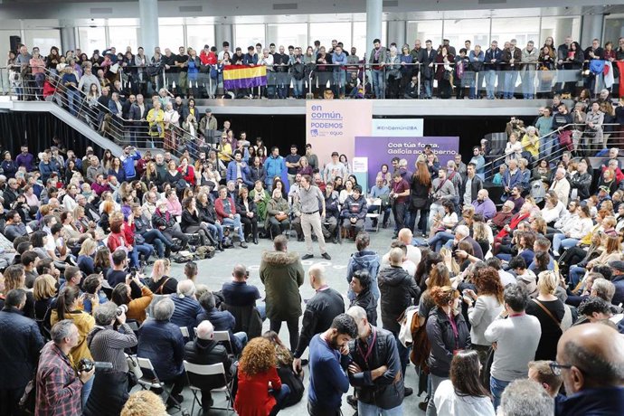 El líder de Podemos, Pablo Iglesias, interviene en un mitin en Vigo (Pontevedra).