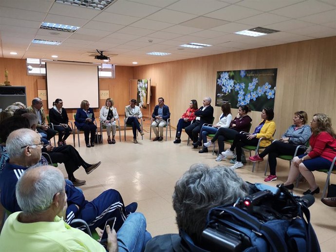 Candidatos socialistas mantienen un encuentro con AFA-Huelva.