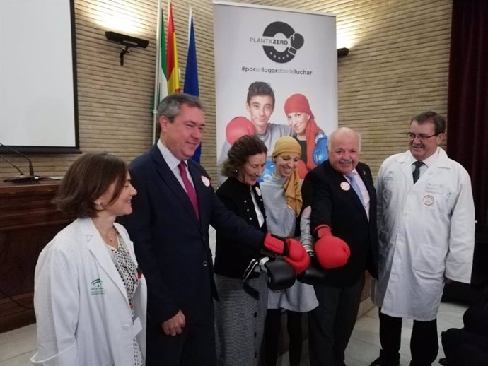 El Hospital Virgen del Rocío de Sevilla cede un espacio para la atención a adolescentes con cáncer