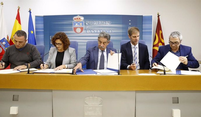 Gobierno, patronal y sindicatos firman la declaración institucional del Diálogo Social
