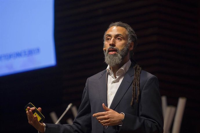 El profesor Ricardo Chavarriaga.