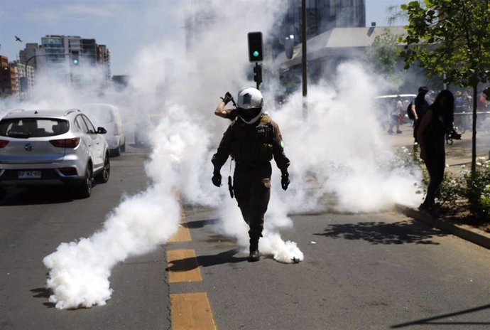 Disturbios durante las protestas contra el Gobierno de Sebastián Piñera en Santiago de Chile
