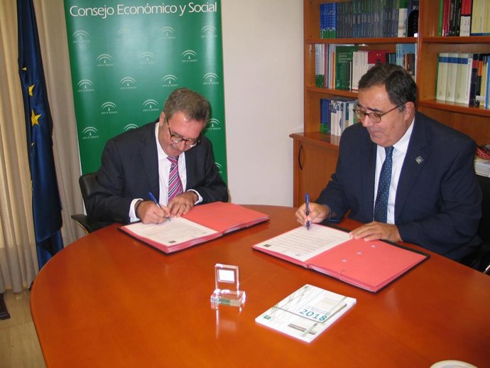 Firma del convenio entre la Universidad Pablo de Olavide y el Consejo Económico y Social de Andalucía