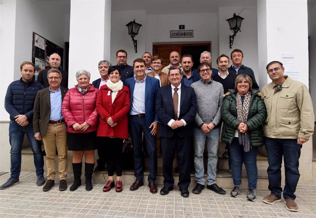 Reunión de la Diputación con ayuntamientos de Baza