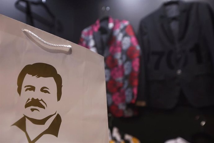Un bolsa de papel con la imagen de 'El Chapo'