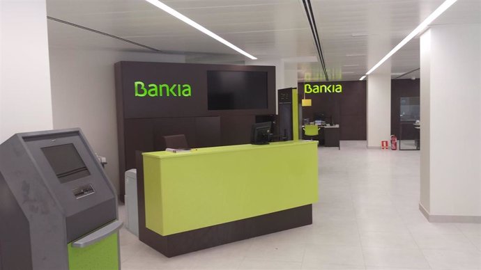 Interior de una oficina de Bankia