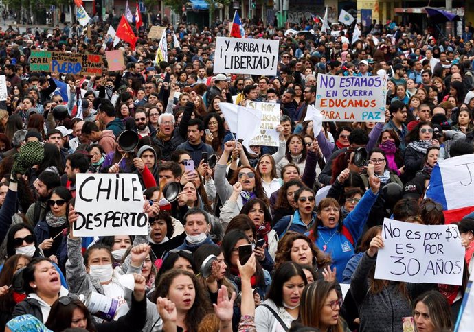 Manifestación en Valparaíso contra el Gobierno de Sebastián Piñera