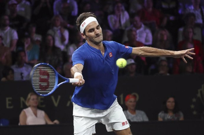 Tenis.- Federer se mete en cuartos sin dificultad y Andújar se despide en primer