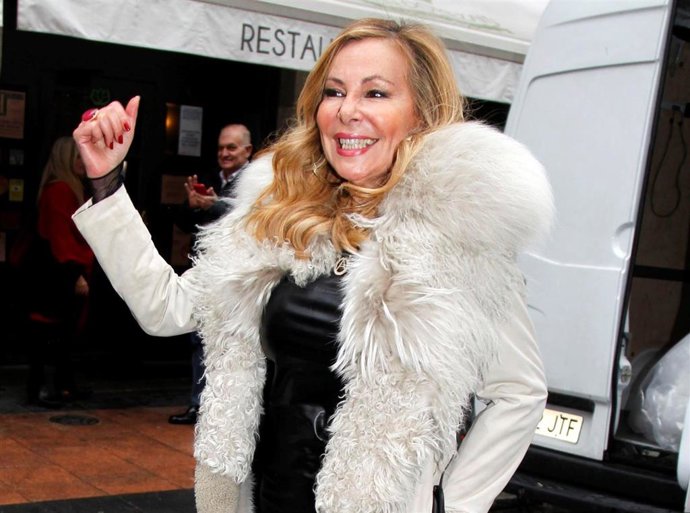     MADRID, 31 (CHANCE)     Celebrando la VIDA desde los edificios más altos de New York. Termina un año de lucha y 80 días de hospitales con una sonrisa. Como decía Dani Martín :"Que bonita es la vida , tan bonita que a veces se despista...." Gracias a