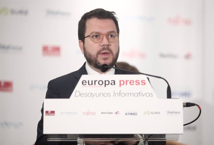 El vicepresident del Govern i conseller d'Economia i Hisenda, Pere Aragons, intervé durant l'esmorzar informatiu d'Europa Press a Madrid a 24 d'octubre de 2019