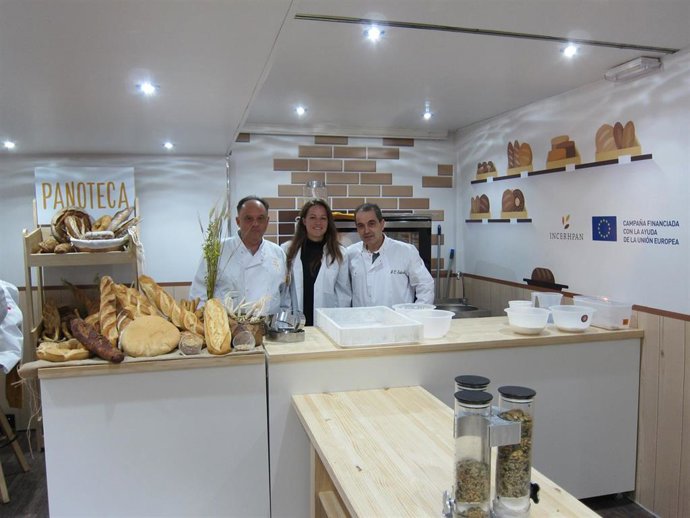 El 'autobús del pan' llega a Logroño. Campaña nacional 'Buenos días con Pan'