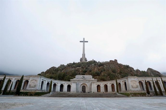 VÍDEO: Los familiares de Franco acceden a la Basílica del Valle de los Caídos pa