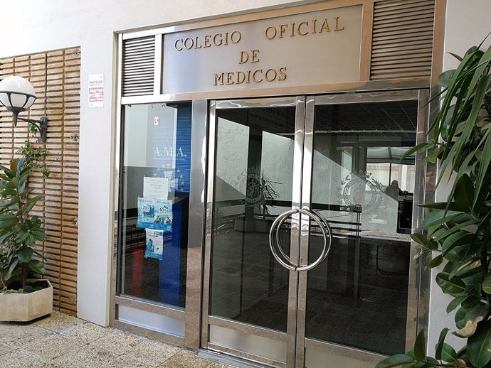 Entrada al Colegio de Médicos de Jaén