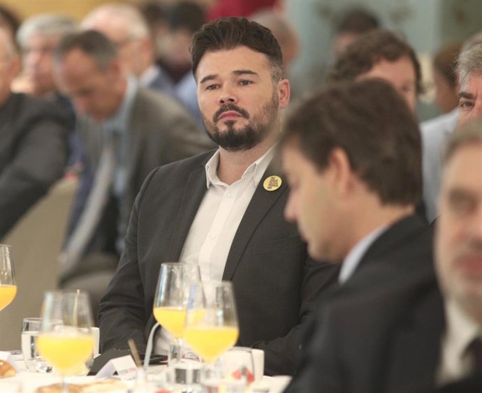 El protavoz de ERC en el Congreso, Gabriel Rufián, asiste al Desayuno Informativo de Europa Press con el vicepresidente del Govern, Pere Aragonés