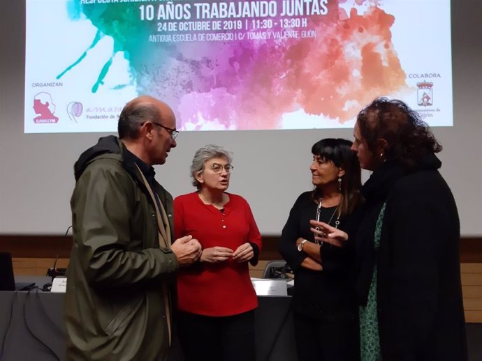 La alcaldesa de Gijón, Ana González, antes de participar en unas jornadas sobre trata de seres humanos con fines de explotación sexual