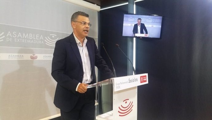 El portavoz del PSOE extremeño, Juan Antonio González