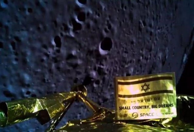 Imagen de la nave Beresheet antes de estrellarse en la superficie lunar