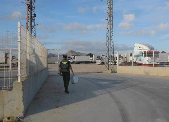 Guardia Civil desmantela un grupo criminal dedicado a la sustracción de gasóleo bonificado en San Javier