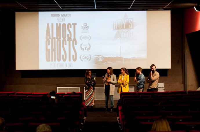 El documental valenciano Almost Ghosts llega a los cines españoles