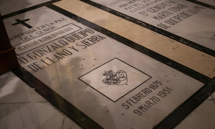 Imagen de la tumba de Queipo de Llano en la basílica de la Macarena