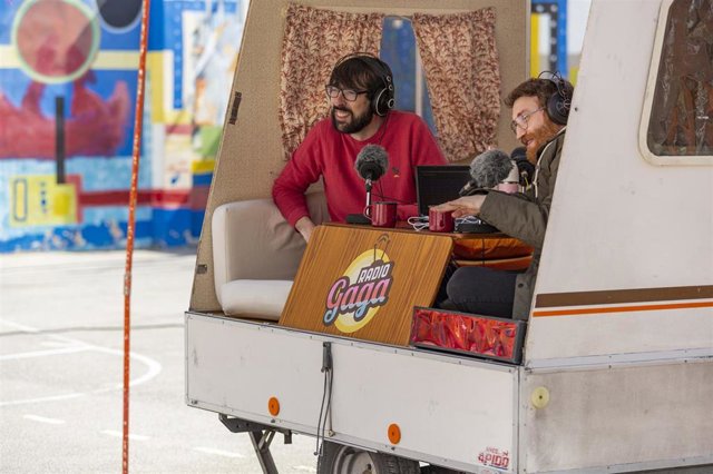 Quique Peinado y Manel Burque en la caravana de Radio Gaga