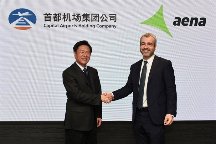Aena firma un acuerdo con el mayor operador de aueropuertos de China.