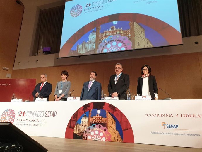 Mesa inaugural del Congreso Nacional de la Sociedad Española de Farmacéuticos de Atención Primaria (SEFAP) en Salamanca.