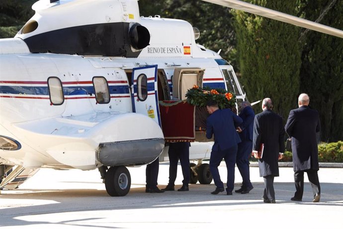 El helicóptero con los restos de Franco aterriza cerca de Mingorrubio y algunos 