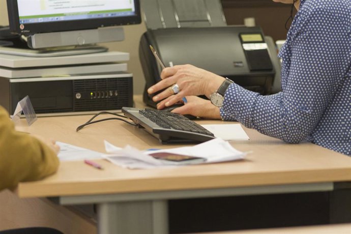 Trabajadores, trabajador, trabajo, Seguridad Social, Oficina de empleo, funcionario,  funcionarios, empleo, empleos, oficinas, empresa, empresas