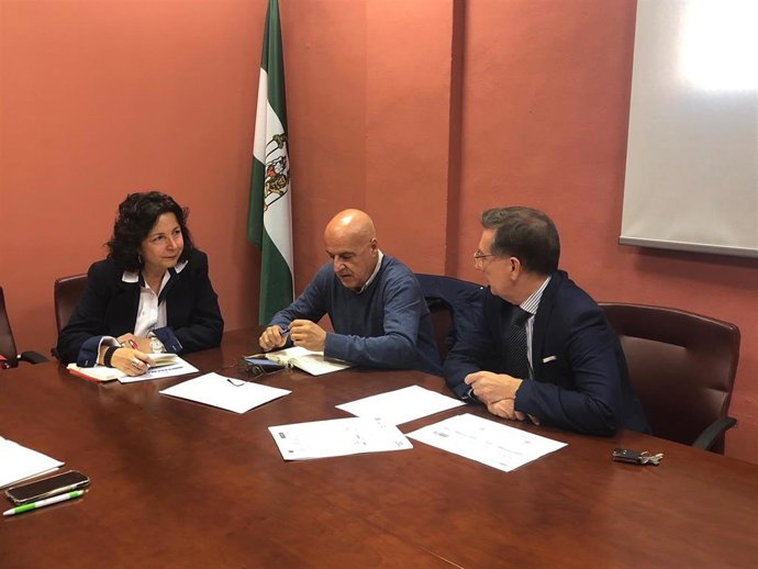 Ampliación de autobuses y refuerzo de servicios para las líneas de bus M-121 y M-123 de Alcalá de Guadaíra