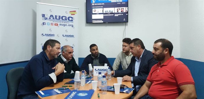 Representantes de AUGC en Melilla con los candidatos al Congreso y al Senado de CPM, Mustafa Aberchán y Emilio Guerra