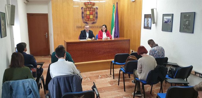 Alberca y Orozco informan sobre el plan de estabilización y consolidación.