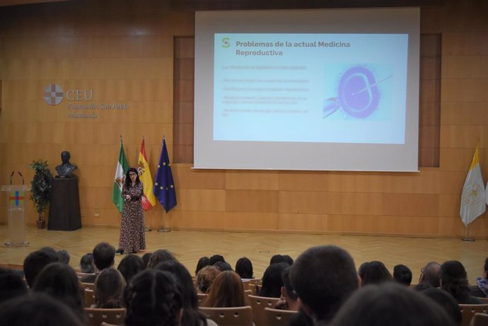 CEU Andalucía acoge una conferencia sobre naprotecnología