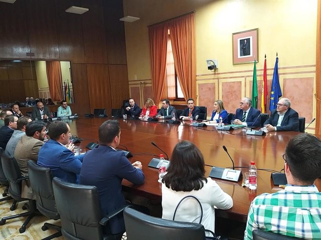 Carazo en la reunión con alcaldes jiennenses.