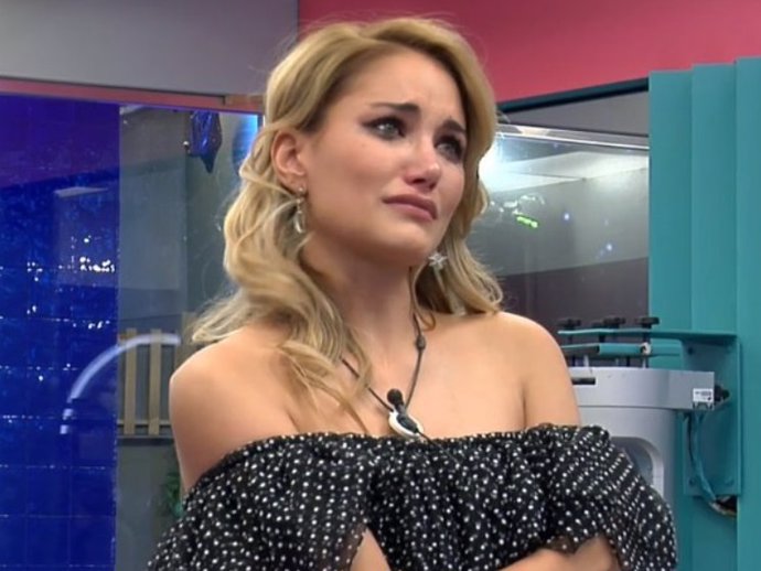 ALBA CARRILLO LLORA EN EL BAÑO DE LA CASA DE 'GH VIP 7'