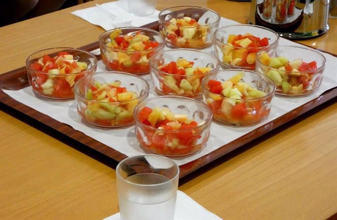 Fruta en un comedor escolar
